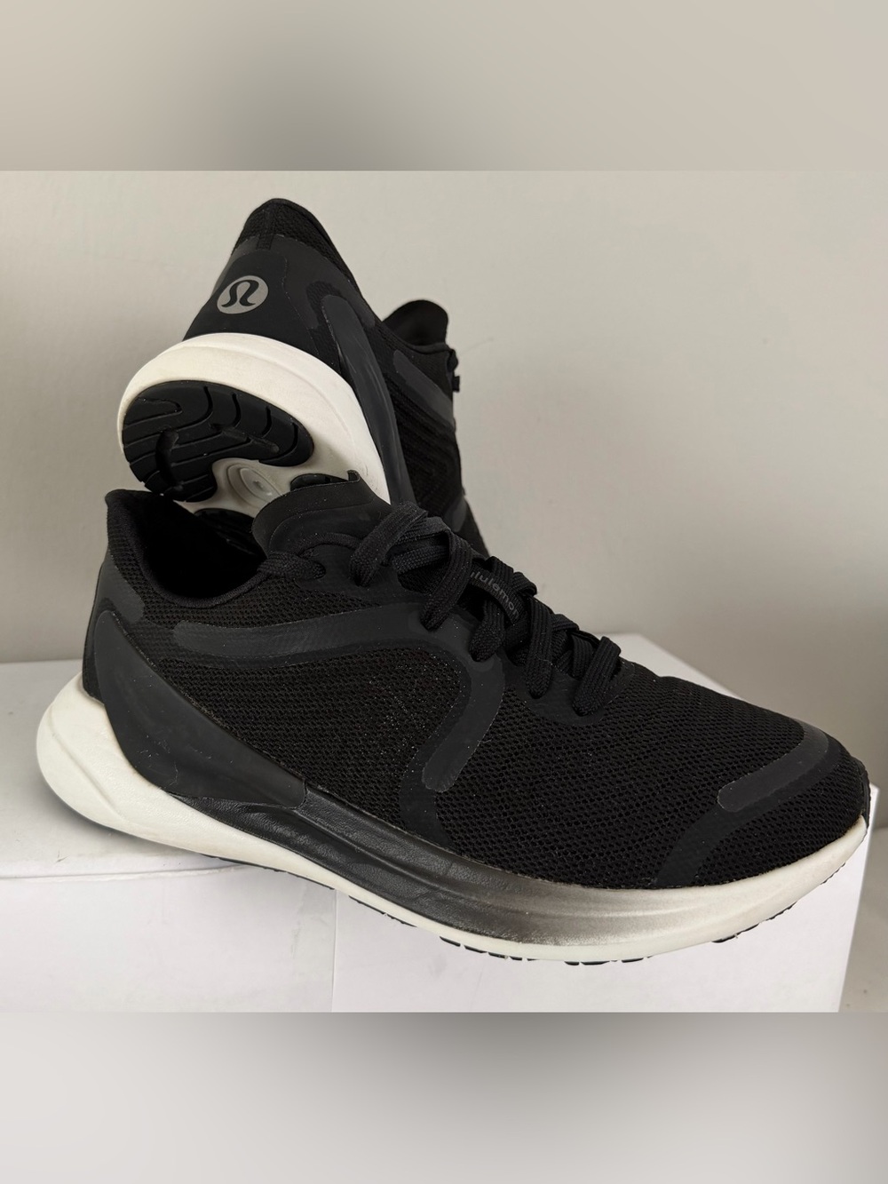 Lululemon Women’s Blissfeel Run Black/Black/White Runnings Sneakers Size 8.5